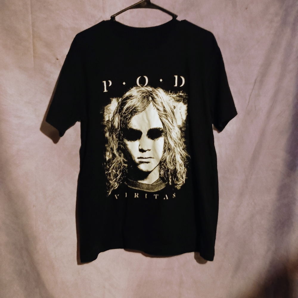 POD‎ Veritas Boy Graphic Tour Band Tee